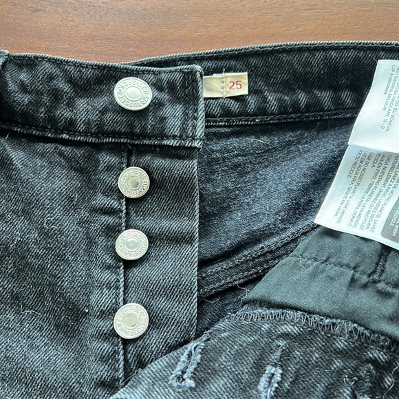 Levi’s denim shorts - Picture 2 of 4